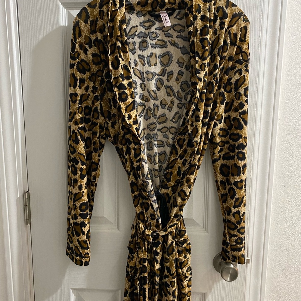 Colada Leopard Print Top with Black and Gold Hues